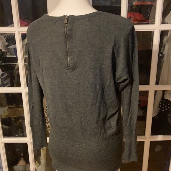 Gray flat knit sweater with metal zipper - Picture 6 of 7